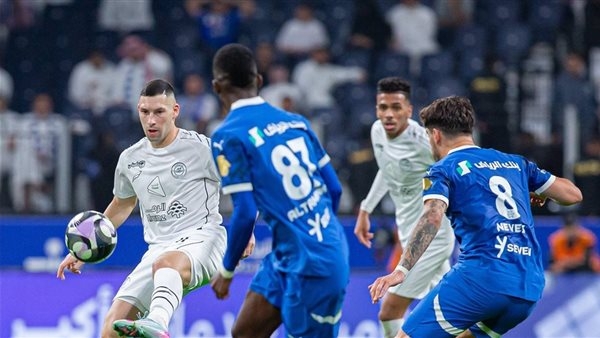 الهلال يتعثر أمام الشباب ويتعادلان 2-2 في الدوري السعودي (صور)