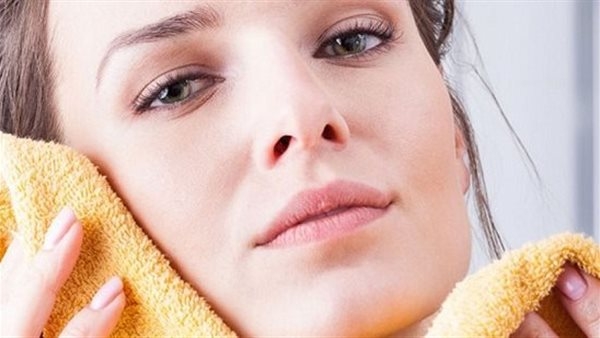 لصاحبات البشرة الدهنية، طرق العناية ببشرتك بعد تناول الفسيخ والرنجة
