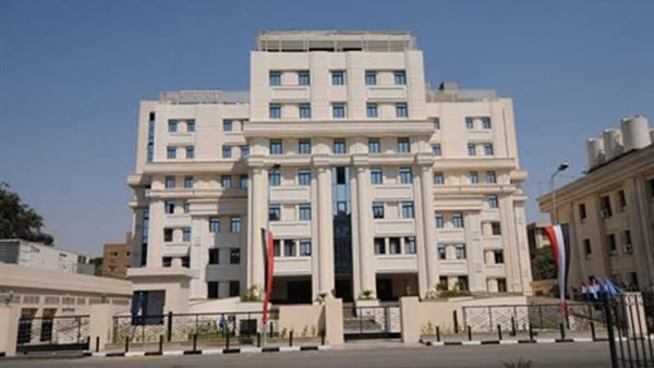 غلق أبواب العلاج في وجه الفقراء، من ينقذ مرضى هرمل بعد تسليم إدارتها للقطاع الخاص؟