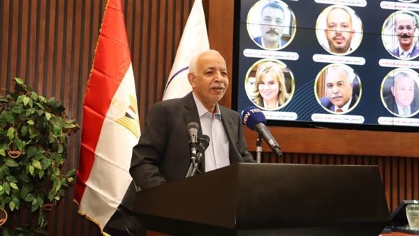 مشيدا بإخلاص العمال، عبد المنعم الجمل: قطاع الغزل شريان هام يغذي الاقتصاد الوطني والعربي