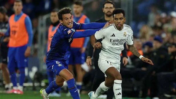 كارثة كادت تحدث، فضيحة تحكيمية في مباراة ريال مدريد وخيتافي (فيديو)