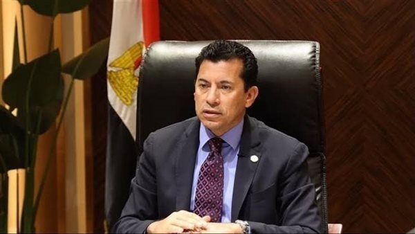 وزير الرياضة يهنئ عمرو حسين بفوزه برئاسة الاتحادين العربي والأفريقي لكرة السرعة