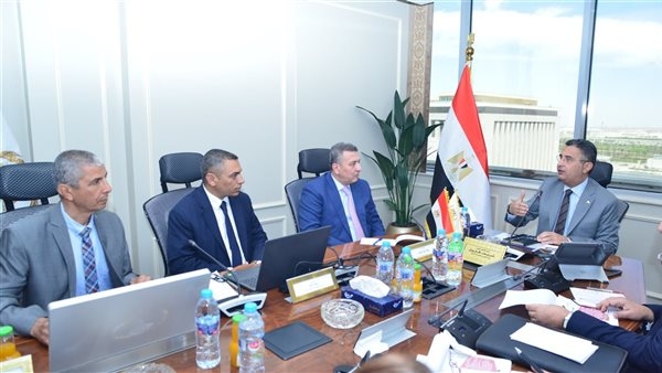 وزير التموين يبحث مع شركة "مصر للزيوت والصابون" خطط دعم السوق واستقرار الأسعار