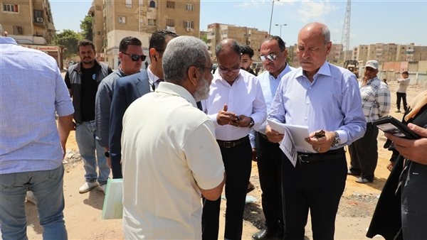 محافظ القاهرة يواصل أعمال رفع إزالة سوق الزلزال العشوائي بالمقطم لليوم الثاني