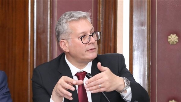 وزير البترول يبحث مع مجموعة موانئ أبو ظبي سبل تعزيز التعاون المشترك