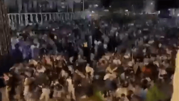 بالصراخ والفزع، هروب جماعي للمستوطنين من تل أبيب والسر في الحادث الأمني (فيديو)
