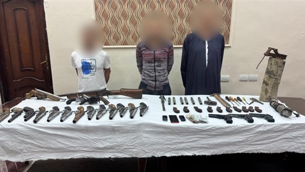 سقوط عصابة تصنيع الأسلحة النارية داخل ورشة سرية بالبحيرة