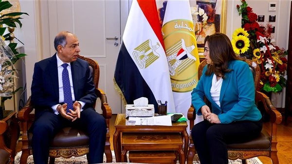 وزيرة التنمية المحلية تتابع مع محافظ المنيا عددا من الملفات الخدمية