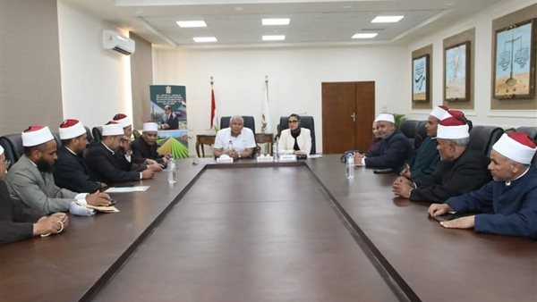 محافظ الوادي الجديد يطلق مبادرة "استبقوا الخيرات" لخدمة المواطنين ودعم التنمية