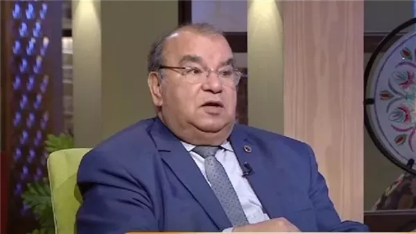من يضع امتحانات اللغة العربية والتاريخ بالمدارس الدولية؟ رفعت فياض يجيب (فيديو)