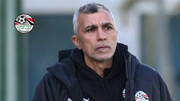 نبيه يسلم تقريرا فنيا عن مشاركة منتخب الشباب بأمم أفريقيا لعلاء نبيل
