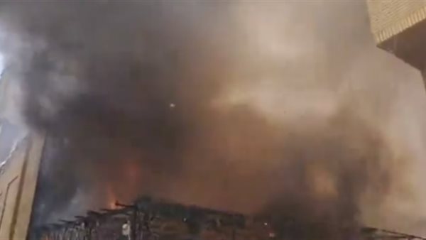 اندلاع حريق كبير في محيط مستشفى القائم بمدينة مشهد الإيرانية