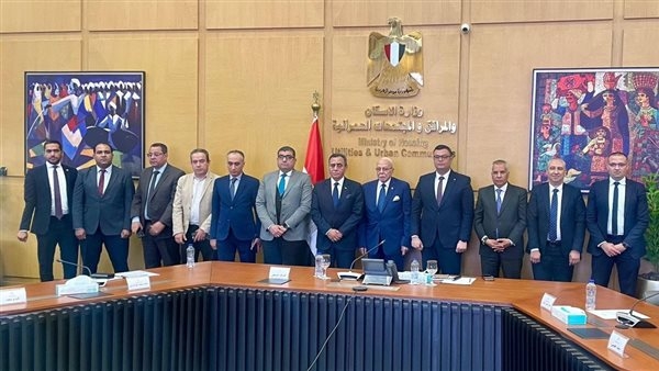 وزير الإسكان يبحث مع وزير الرياضة التعاون بشأن نادي "النادي" بالعاصمة الإدارية