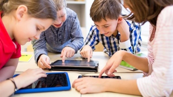 أبرز وقائع الاعتداء على التلاميذ في المدارس.. استبعاد معلم بعد إصابة طفلة.. مدرسة تضرب طالب مصاب بالسكر وتمنعه من دخول الحمام.. ومحاولة تحرش بالمرج