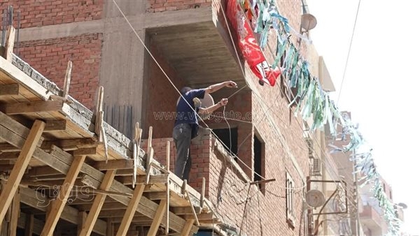 محافظ المنيا يقود حملة لإزالة مخالفات البناء والإشغالات بحي غرب