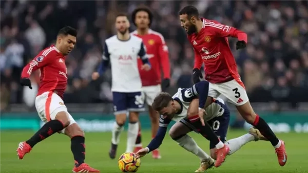 نهائي الدوري الأوروبي، يويفا يحذر جماهير مان يونايتد وتوتنهام من شراء تذاكر مضروبة