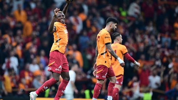 عرض بـ 85 مليون يورو، يوفنتوس يتحرك لضم جوهرة نابولي (تقرير)