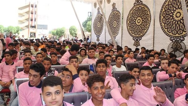 بحضور 1700 طالب وطالبة، بدء المراجعات النهائية المجانية للطلاب بنظام البوكليت بالجيزة