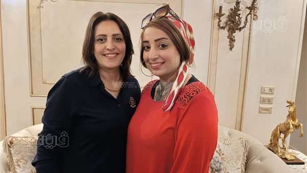 "فيتو" في منزل كريستين زاهر أول أستاذة مسيحية للغة العربية والدراسات الإسلامية بالجامعات المصرية، تحفظ القرآن والأحاديث النبوية، عُيِّنت معيدة بعد تدخل شيخ الأزهر (فيديو وصور)