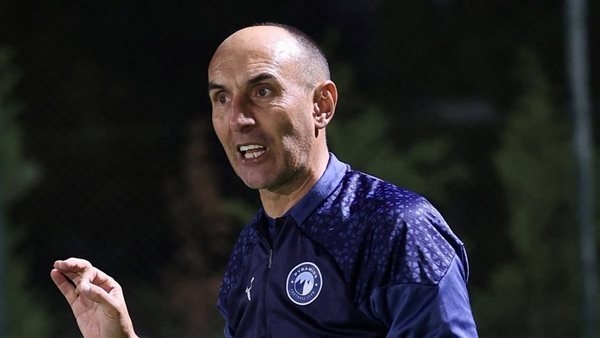 مدرب بيراميدز يطالب لاعبيه بطي صفحة الدوري المصري