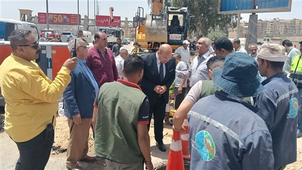 انتهاء أعمال إصلاح كسر مفاجئ بخط مياه هضبة الأهرام بالجيزة