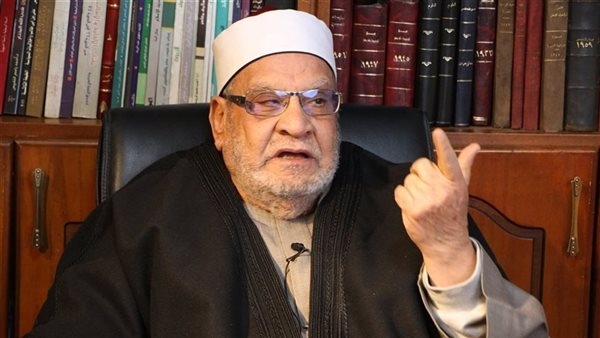 ما حكم صلاة الجمعة حال اجتمعت مع العيد في يوم واحد؟، أحمد كريمة يجيب