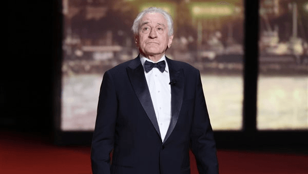 روبرت دي نيرو يهاجم ترامب في مهرجان كان ويصفه بـ"الرئيس الجاهل"