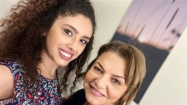 عزة لبيب تنتظر عرض "حرب الجبالي" وتؤكد سعادتها بكواليس العمل