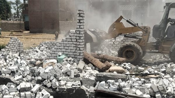 محافظ القليوبية يتفقد مشروعات تطوير ورصف وإزالة إشغالات بغرب شبرا الخيمة