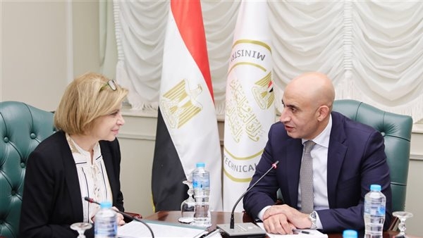 وزير التعليم يبحث مع وفد من البنك الدولي تعزيز التعاون المشترك