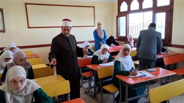 رئيس منطقة الإسماعيليّة الأزهرية: لا شكاوى من امتحانات الشهادتين الابتدائية والإعدادية (صور)