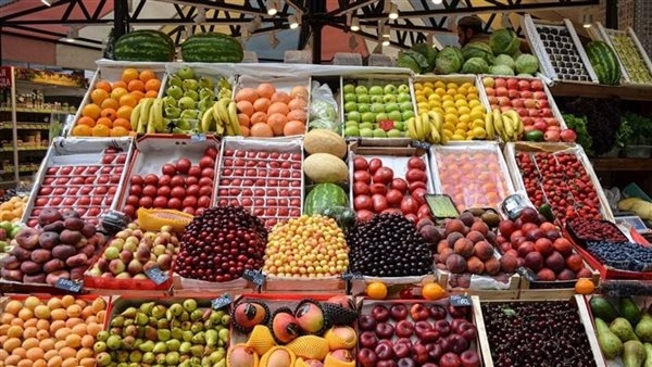 انخفاض ملحوظ في سعر البرقوق والعنب والخوخ، أسعار الفاكهة اليوم بسوق العبور
