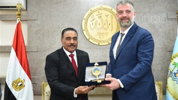 محافظ مطروح يبحث مع القنصل الروسي سبل تعزيز التعاون المشترك (صور)