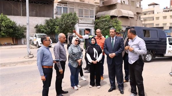 محافظ دمياط يتفقد موقف سيارات رأس البر لضبط منظومة النقل