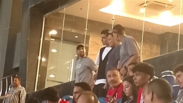 ثنائي الأهلي يدعمان منتخب المغرب أمام مصر في أمم إفريقيا للشباب (فيديو وصور)