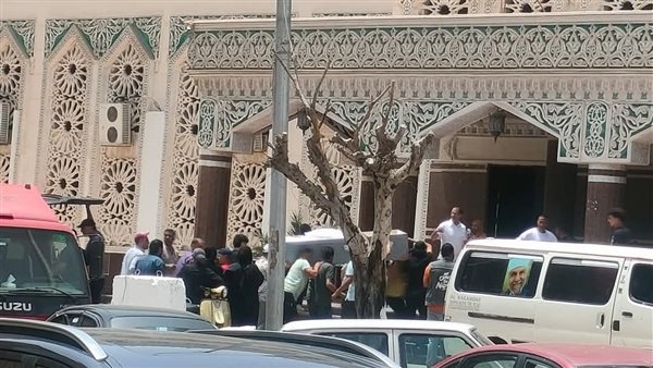 تشييع جثمان عمرو زكي عضو مجلس إدارة الإسماعيلي الأسبق لمثواه الأخير (صور )