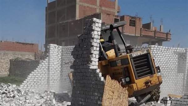 إزالة 12 حالة بناء مخالف بالزنكلون في الشرقية