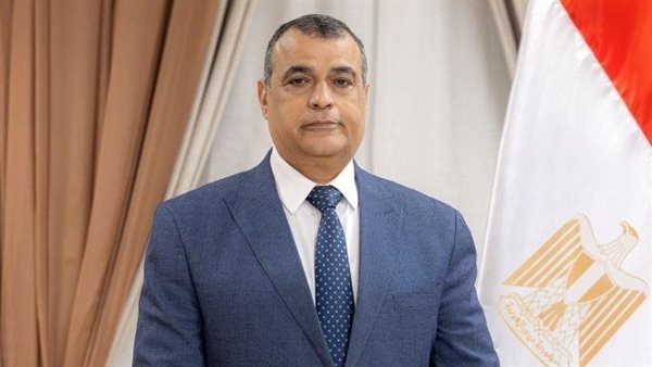 وزير الإنتاج الحربي يهنئ الفريق الأول لكرة القدم بعد تأهله لدوري المحترفين