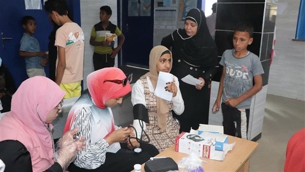 جامعة سوهاج تطلق قافلة طبية توعوية بقرية الكوامل بحري