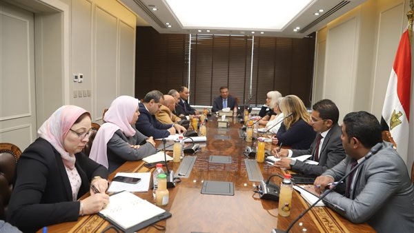 وزير الزراعة يستعرض مع البعثة الإشرافية لـ"إيفاد" نتائج زيارتها لأنشطة مشروع التكيف في البيئات الصحراوية
