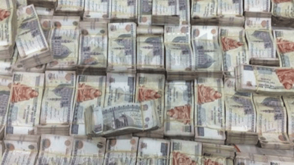 لو فرشناها تغطي ملعب وتطول برج، الذكاء الاصطناعي يكشف حجم مسروقات نوال الدجوي