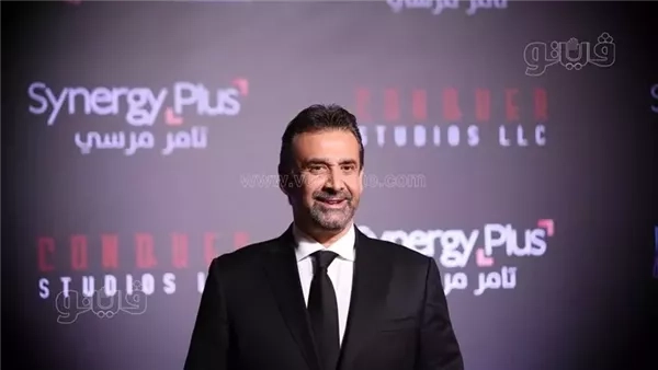 ماذا فعل كريم عبد العزيز مع 4 نجوم بالعرض الخاص لفيلم المشروع x؟ (فيديو)