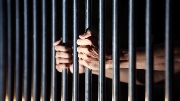 تجديد حبس 5 متهمين متورطين في جرائم نصب وابتزاز إلكتروني