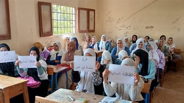 قافلة مائية مجانية لأهالي قرية كفر المنشية بالشرقية