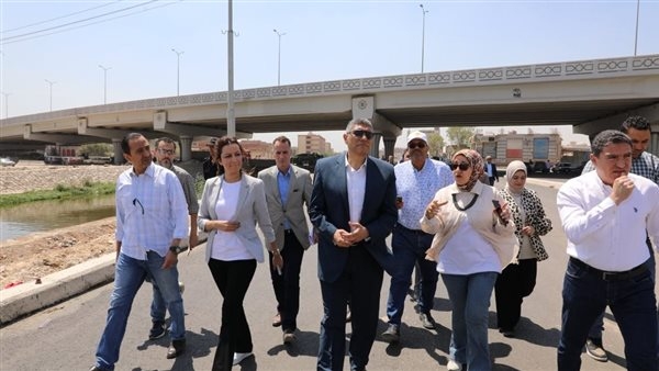 محافظ الجيزة يتفقد رصف وتوسعة طريق المريوطية