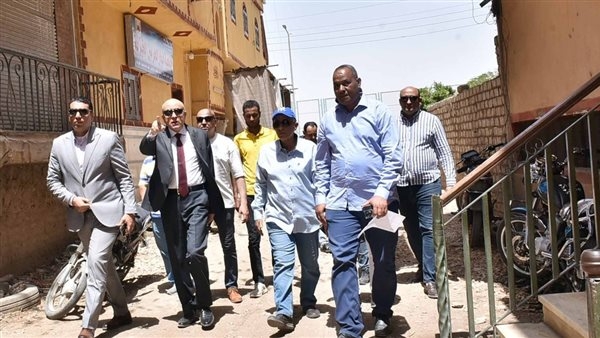 محافظ الأقصر يأمر بإزالة مبانٍ مخالفة بإسنا ضمن الموجة 26