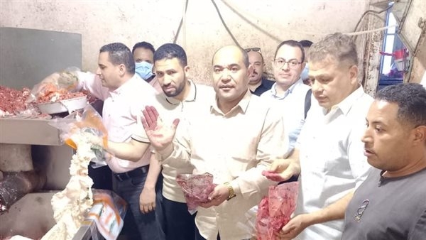التحفظ على 3 أطنان مصنعات لحوم ودهون حيوانية غير صالحة بالجيزة
