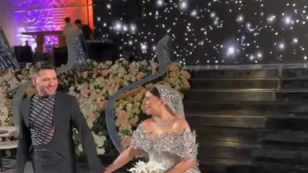 أخبار الفن اليوم.. أسرة العندليب تطالب بتقديم النسخة الأصلية من عقد زواج حليم من السندريلا.. ومسلم يحتفل بحفل زفافه بإطلالة غريبة