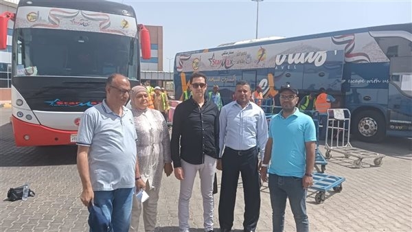 مغادرة الفوج الثاني من حجاج قرعة الحج السياحي للمستوى البري عبر ميناء نويبع (صور)