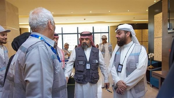 بالهدايا والورود، استقبال حافل لأولى طلائع حجاج المستوى الاقتصادي في مكة